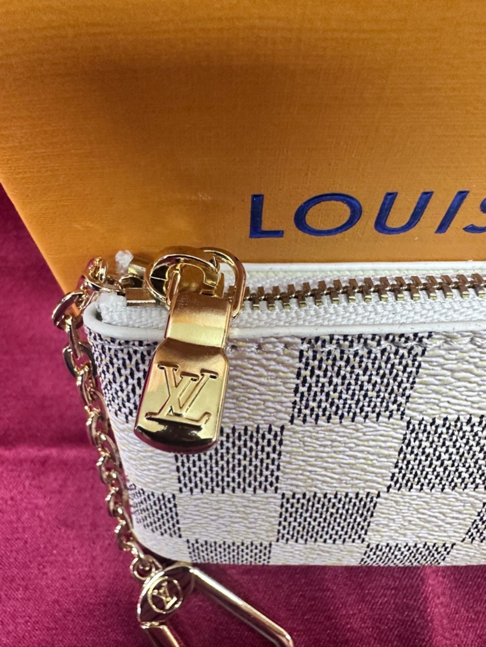 Louis Vuitton Damier Azur Key Pouch - White & Gray Checkerboard - Picture 3 of 6